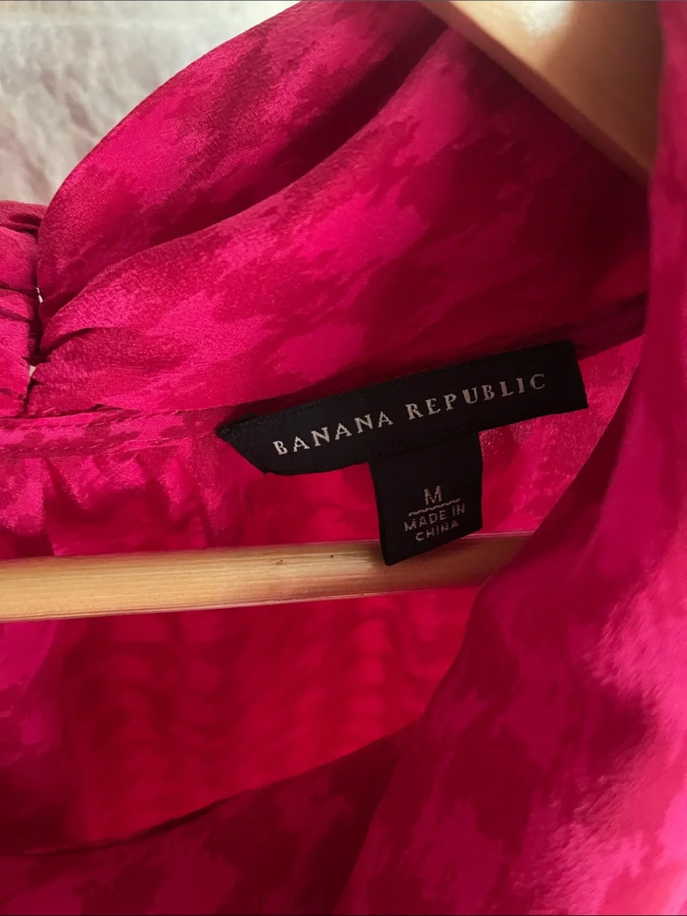 Banana Republic Women's Bright Fuchsia Short Sleeve Blouse